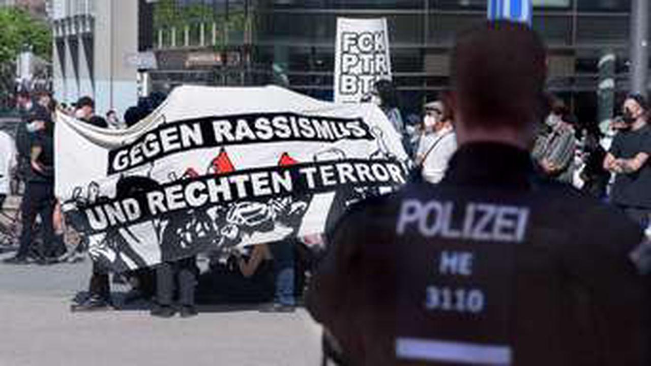 Groß-Gerau: Polizist postet rassistisches Bild in Chatgruppe