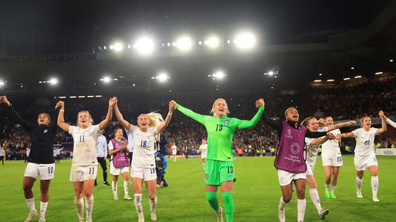 Lucy Bronze tells England's Lionesses to take their shot at glory in Euro 2022 final