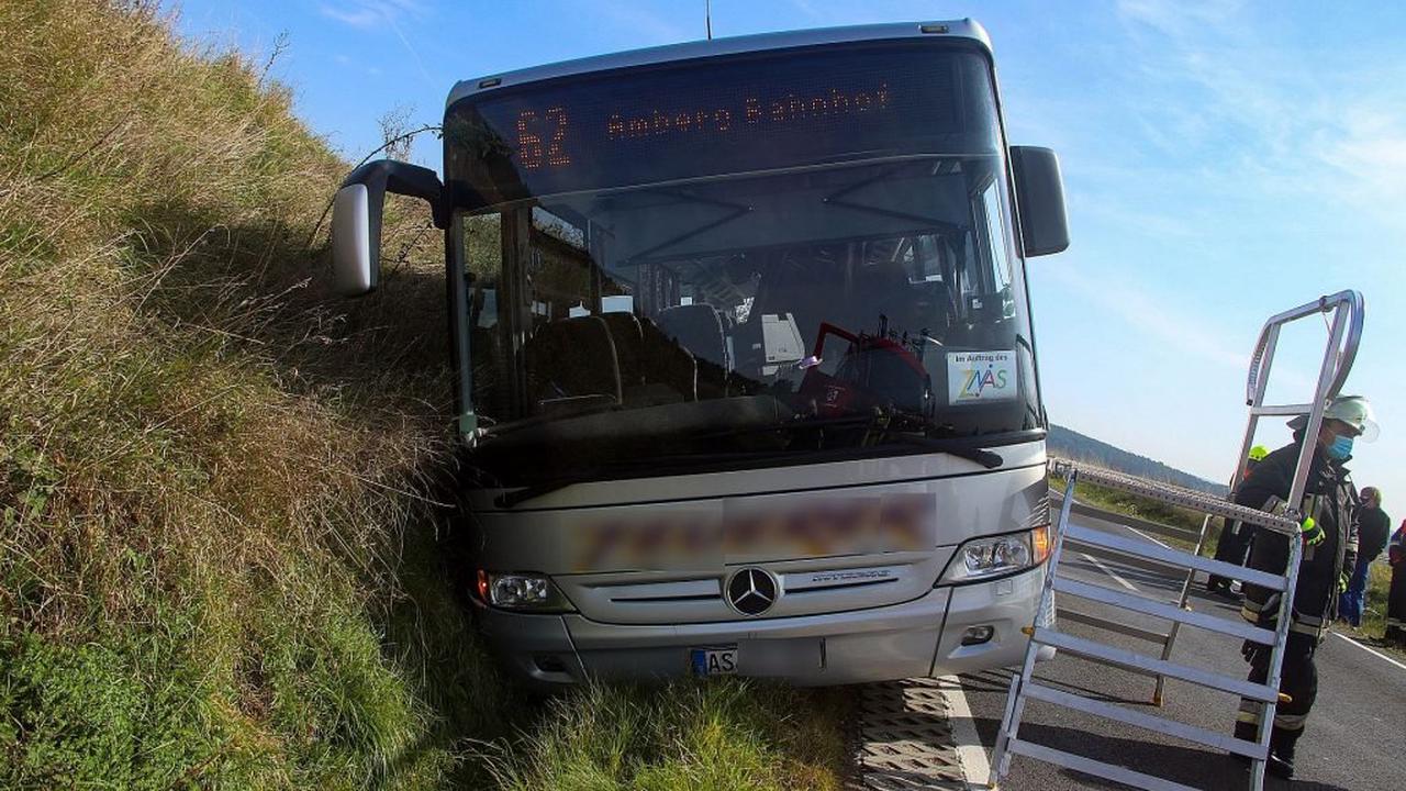 Verkehrsunfall mit Schulbus bei Wernberg-Köblitz