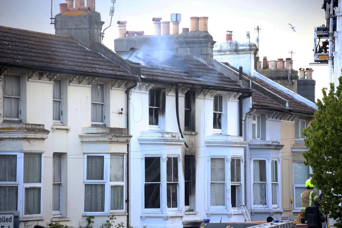 You Re A Dumb Democrat Get Your Stuff And Get Out Michigan Hotel Owner Rages At Guest After She Complained About Flooded Toilet He Refused To Help Fix Opera News