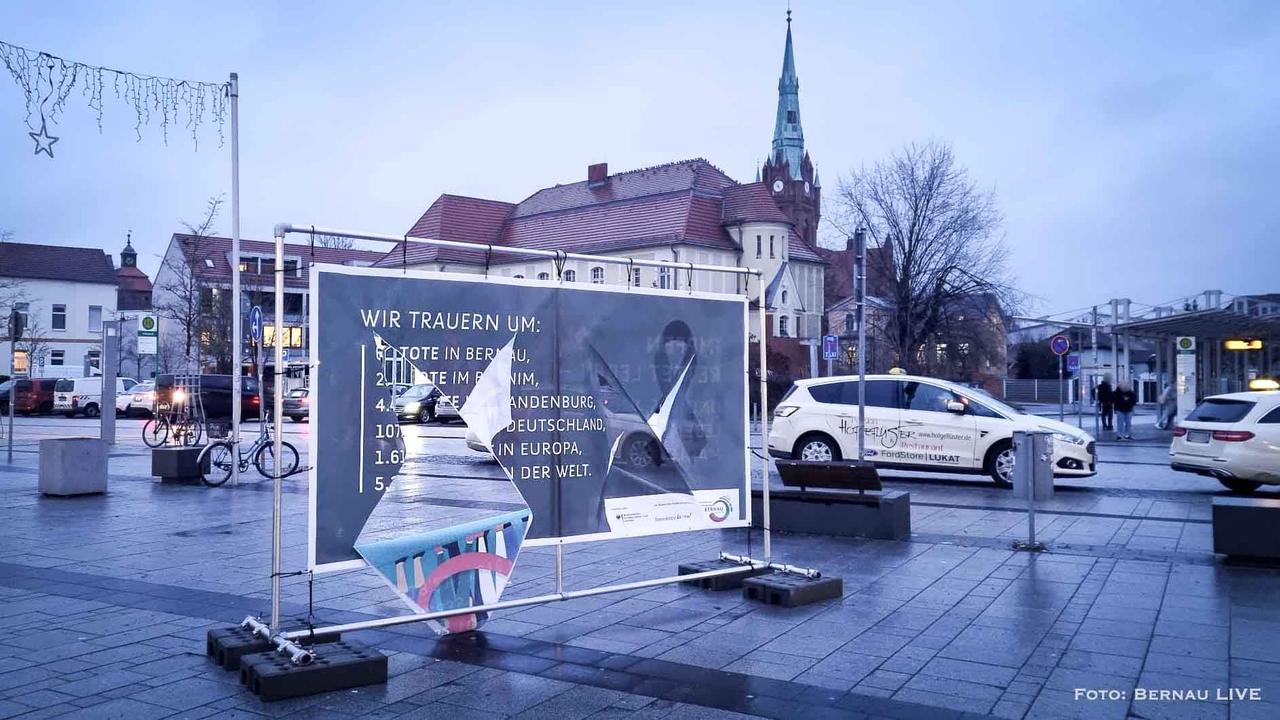 Ohne Worte! Gedenk-Banner in Bernau zerstört