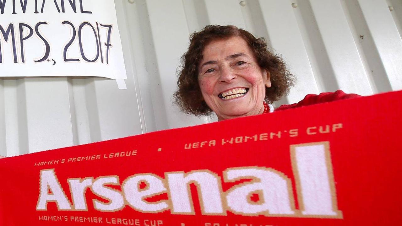 Arsenal Legend Arsene Wenger Pays Tribute To Super-Fan Maria Petri
