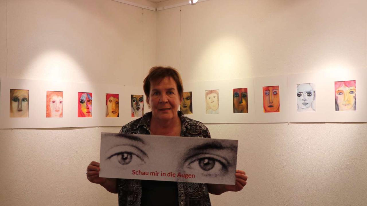 Ulrike Schink zeigt 70 zumeist kleinformatige Portraits in Sulingen