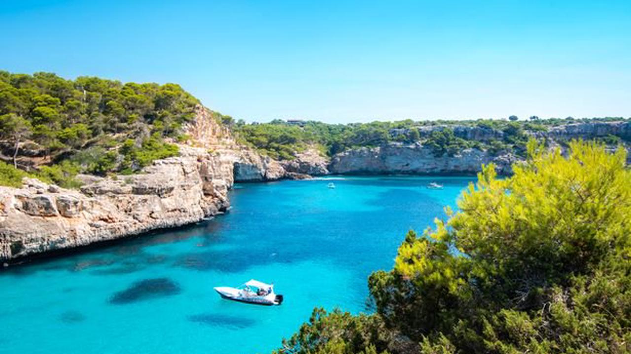 Gatwick: Get flights to Spain's islands Majorca and Lanzarote for only £9.99 this February and March on EasyJet right now