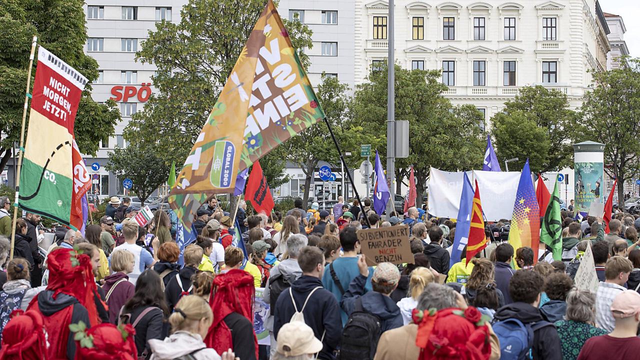 Mehr als 1.500 Teilnehmer bei Demo gegen Wiener Stadtstraße