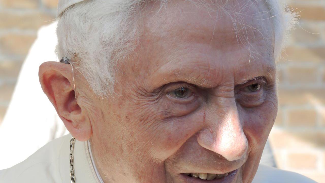 Nach Missbrauchsgutachten : „Desaströses Verhalten”: Deutsche Bischöfe gehen Benedikt XVI. hart an