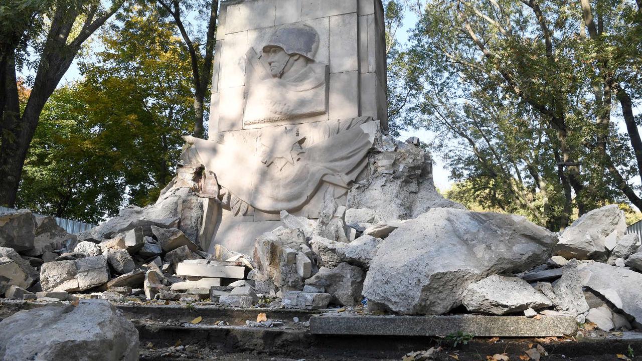 En Pologne, le pouvoir s’attaque aux derniers monuments glorifiant l’Armée rouge