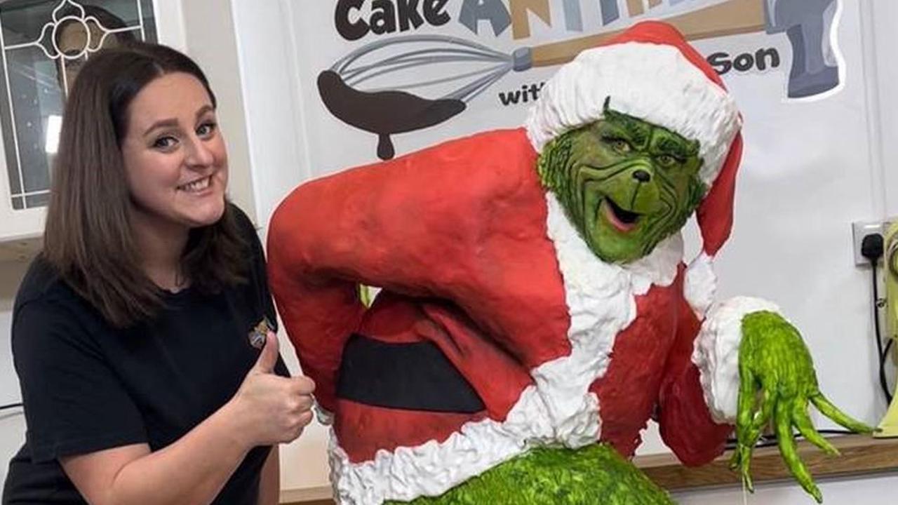 Jim Carrey impressed by baker's giant Grinch cake
