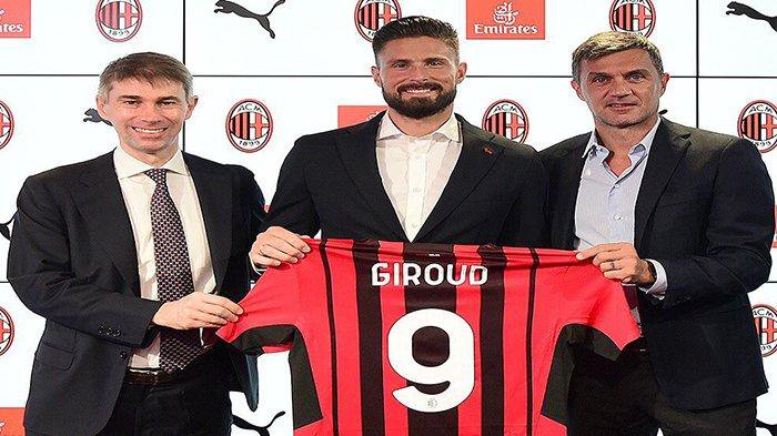 Olivier Giroud menggunakan nomor punggung sembilan selama membela panji AC Milan