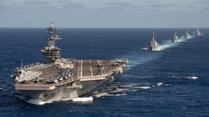 Kapal Induk US Navy bersama grup tempur saat memasuki Laut China Selatan.
