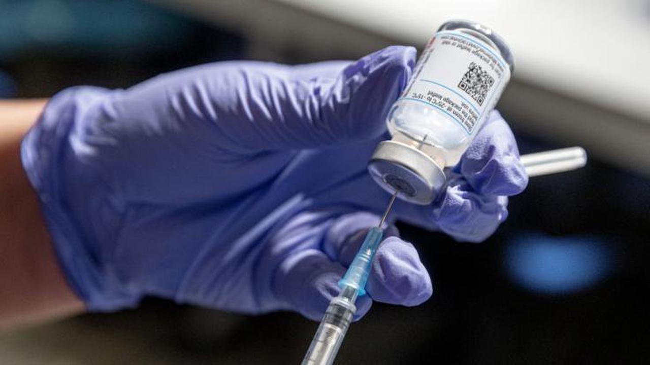 Corona-Impfungen: Ärzte sind entsetzt! Geht Deutschland jetzt der Impfstoff aus?