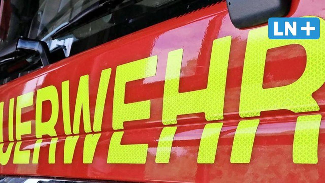 Feuer in Altenkrempe: Einfamilienhaus brennt komplett aus – eine Person verletzt