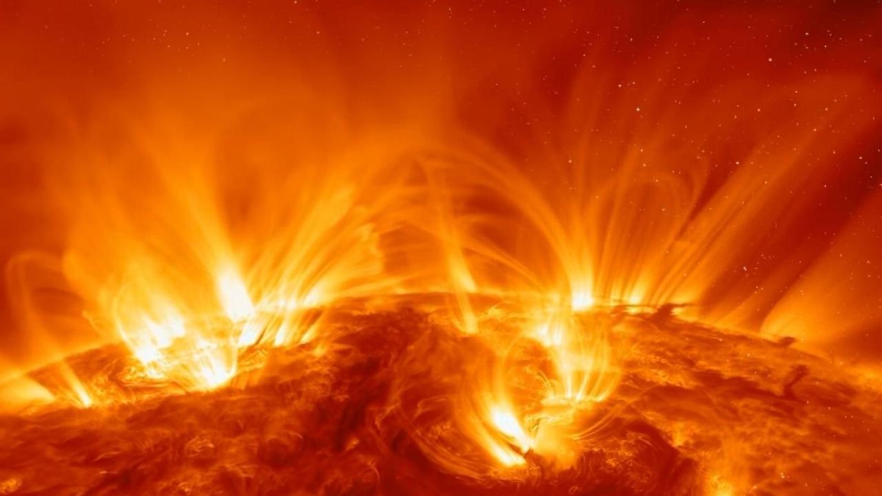 Sonnensturm-Warnung: Mega-Sonnenfleck dreht in Erdrichtung! Experten befürchten krasse Folgen