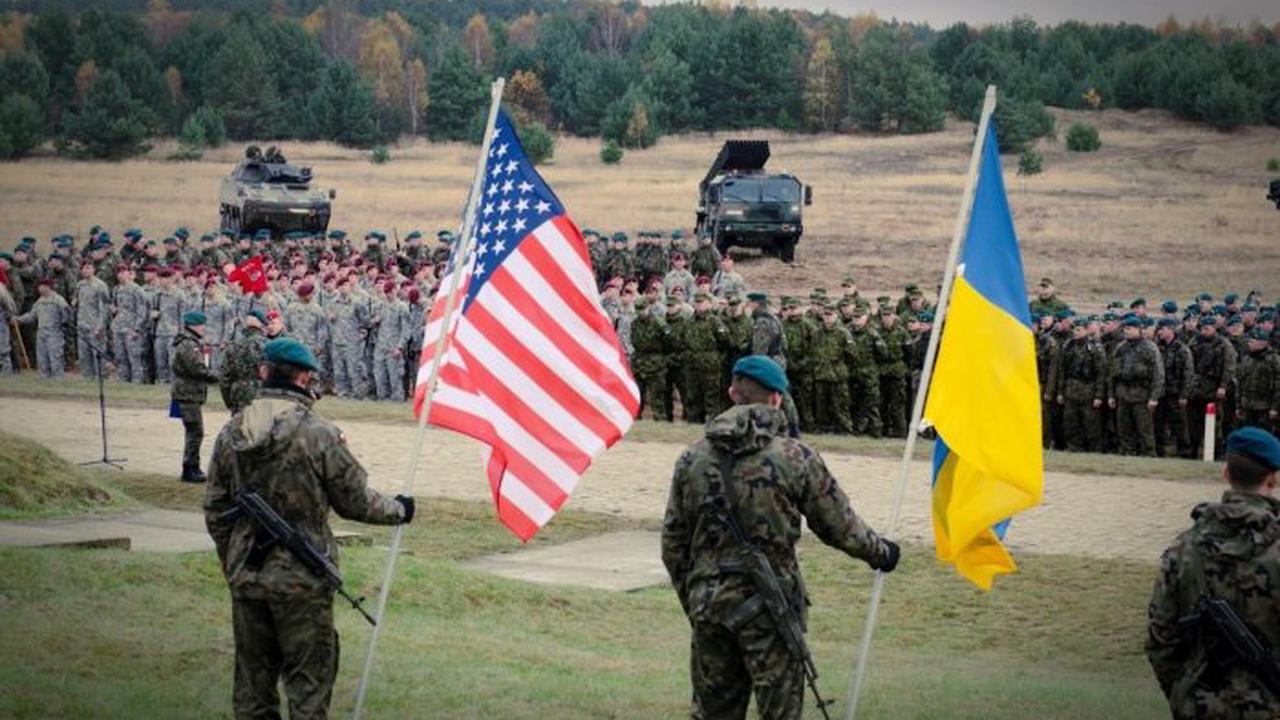 Ukraine – Des mercenaires am�ricains entra�nent les n�o-nazis ukrainiens pour les pr�parer � combattre dans le Donbass