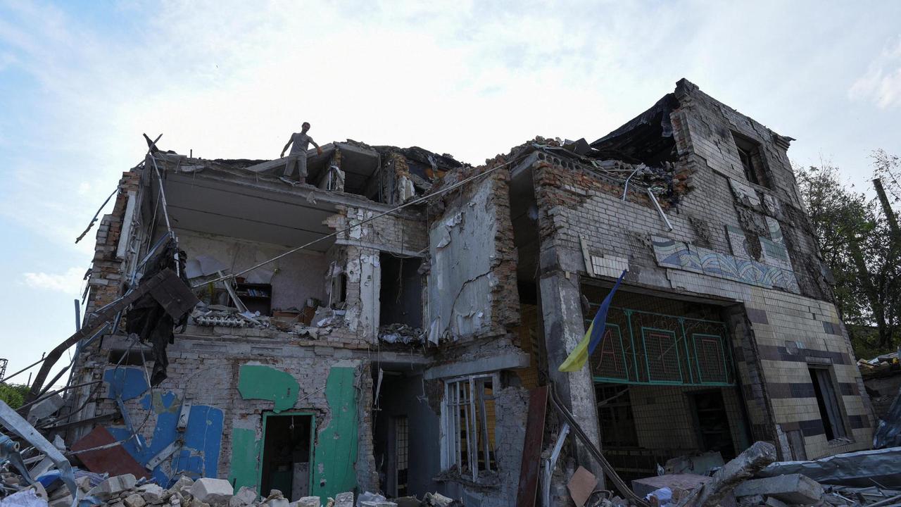 Ukraine-Überblick: Selenskyj nennt Lage im Osten schwierig, zehn Raketen auf Mikolajiw