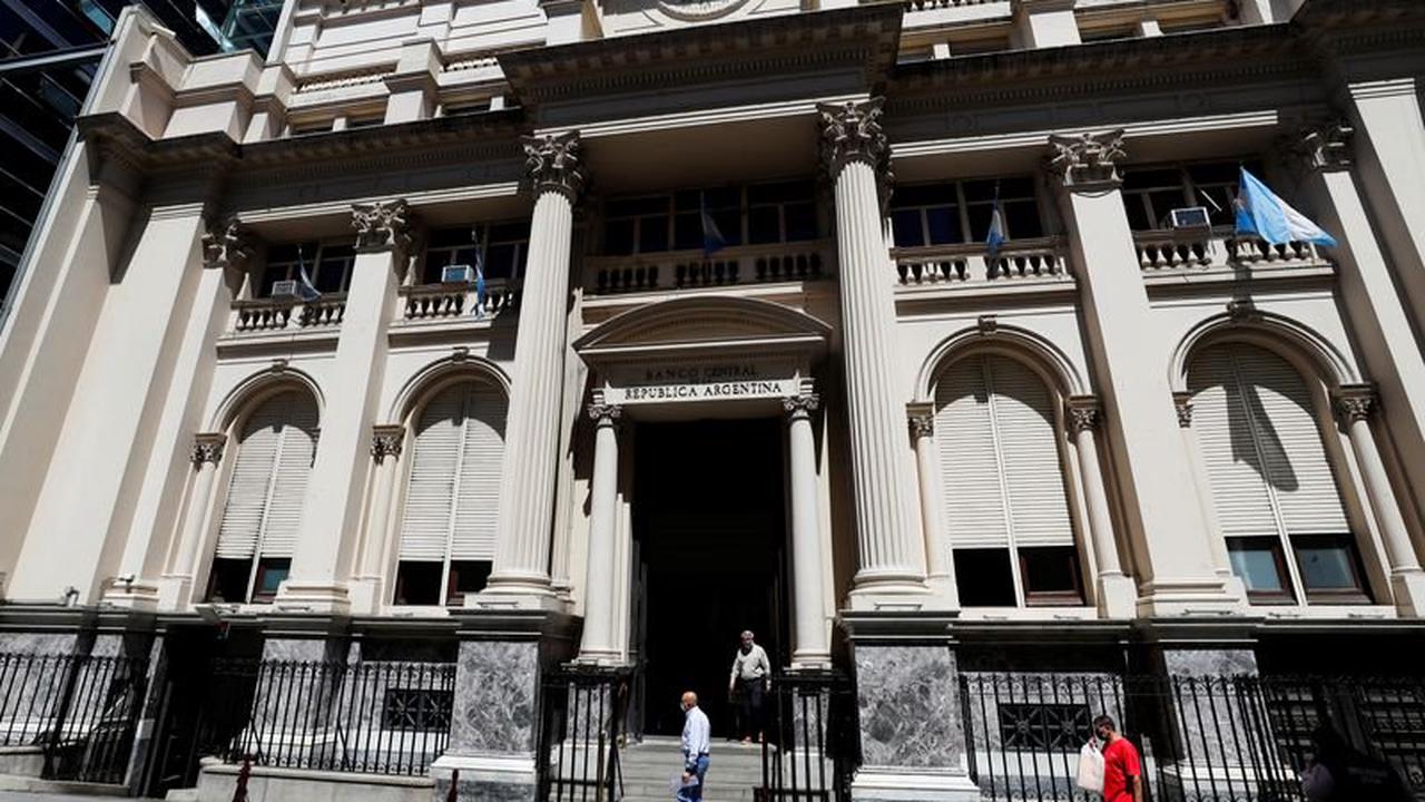 La Banque centrale d'Argentine restreint l'accès aux devises pour les exportateurs de soja, ce qui affecte le peso.