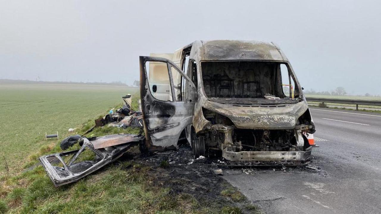 Un fourgon volé incendié sur la RD944 entre Reims et Prunay