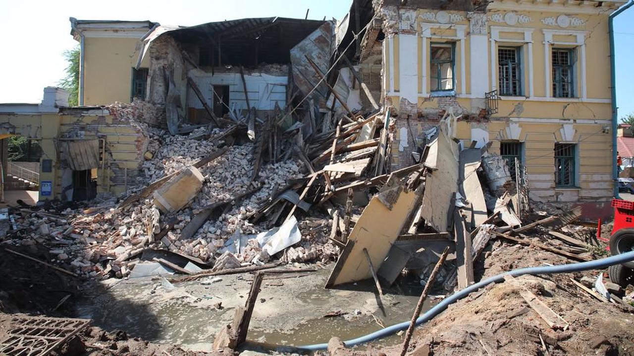 Selenskyj wirft Russland "Barbarei" in Charkiw vor, Bürger in Donezk sollen fliehen