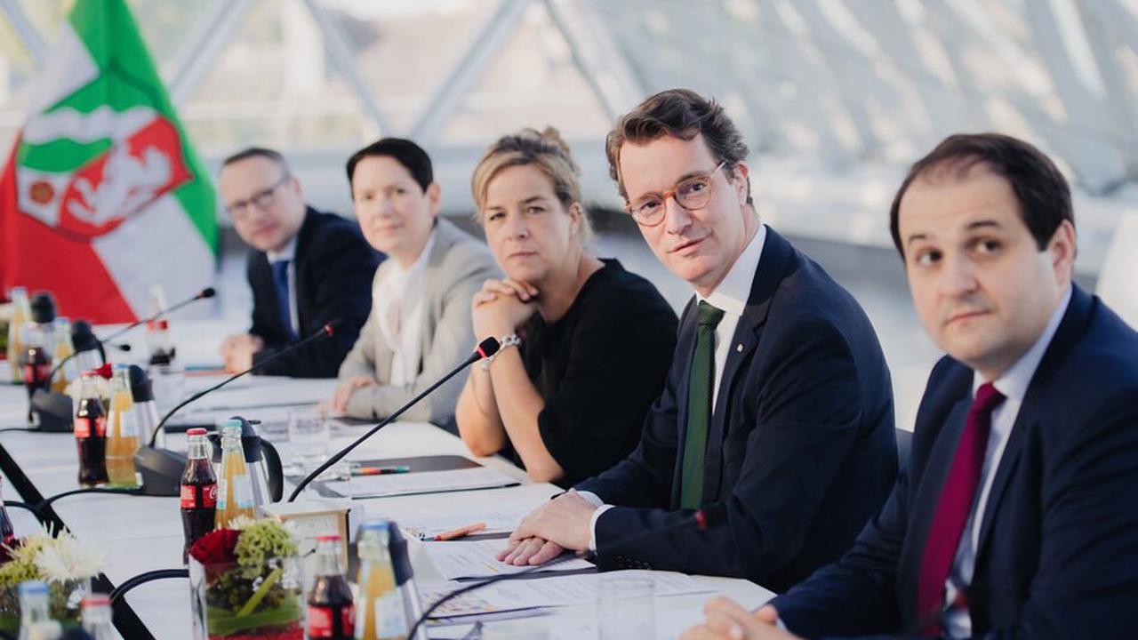 Vorbereitung auf die nächste Corona-Welle: Neues NRW-Kabinett berät sich