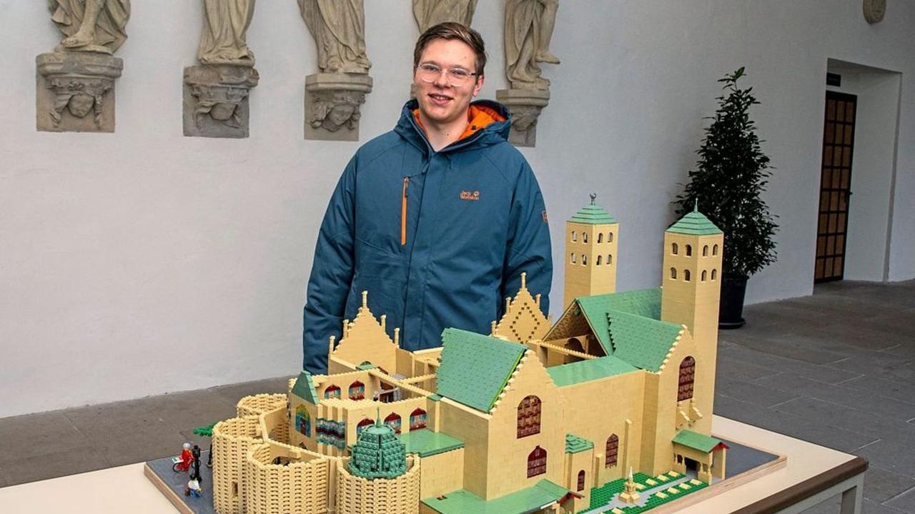 Mini-Kathedrale aus 22 000 Legosteinen