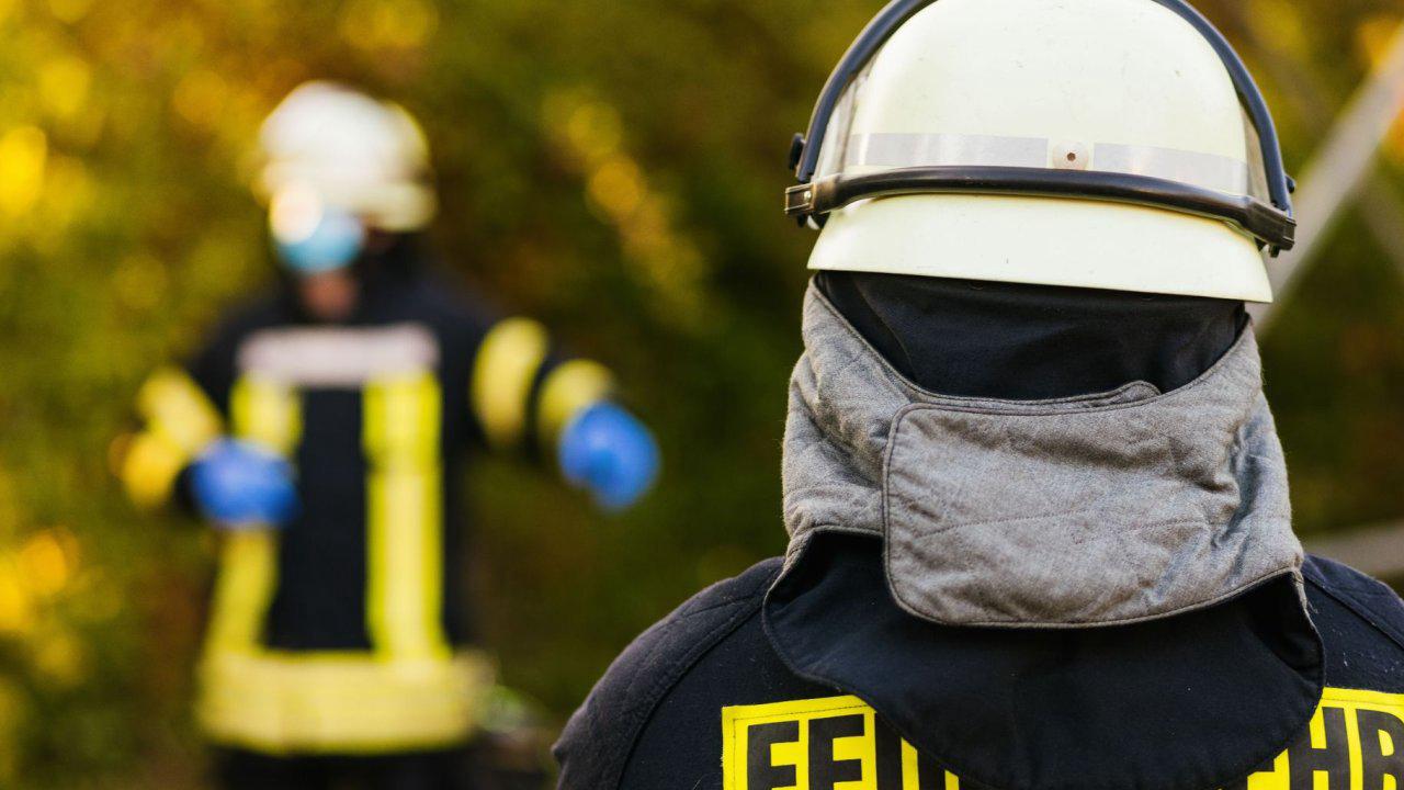 Brand in Carport hinterlässt mehr als 50.000 Euro Schaden