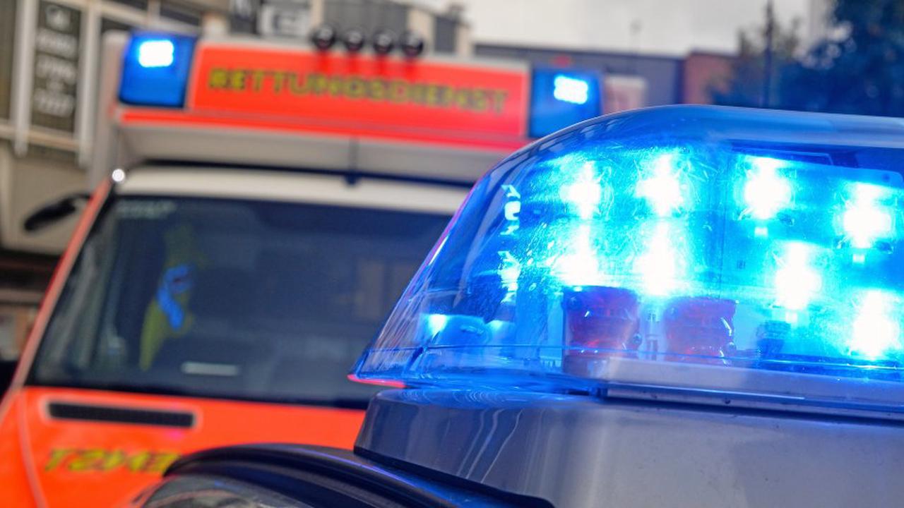 Flucht nach Unfall in Duisburg: Fahndung nach Cabrio-Fahrer
