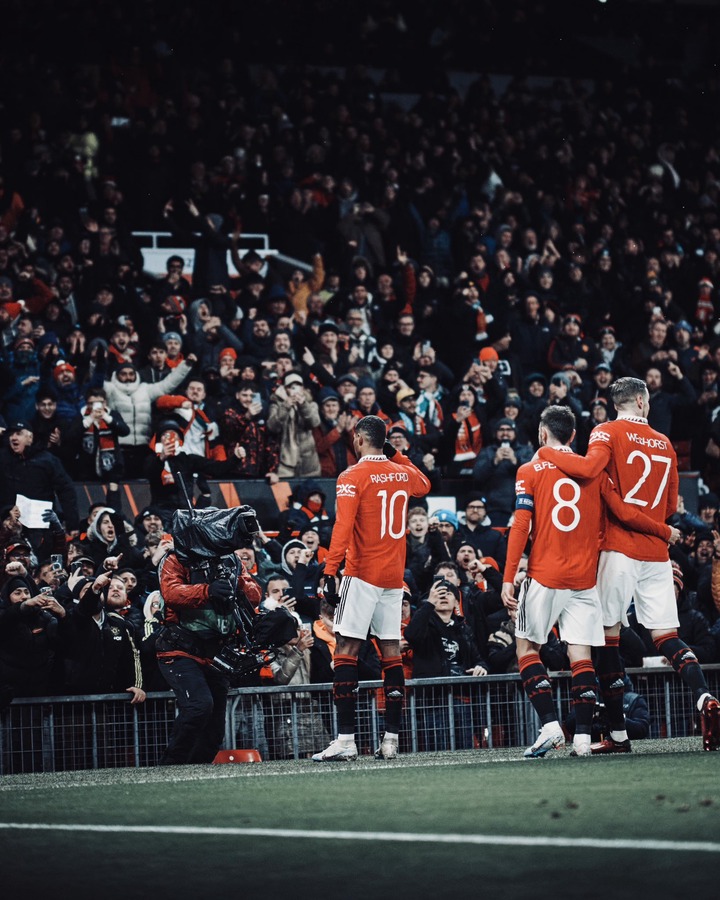 Marcus Rashford celebrates his goal.