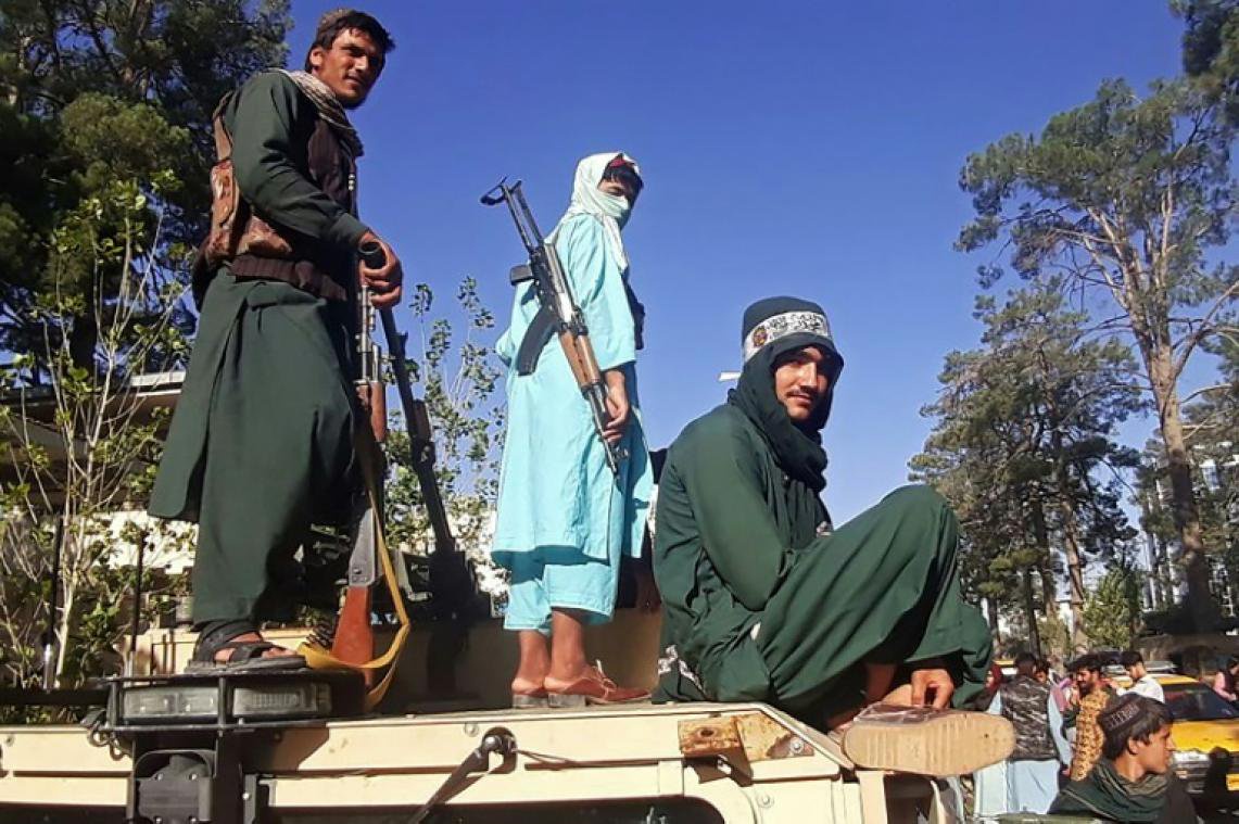 Afghanistan: les talibans progressent encore, Washington ...