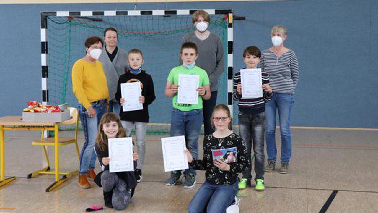 Auszeichnung als „Plattdüütsk School“: Schüler der Grundschule Middels sprechen Platt