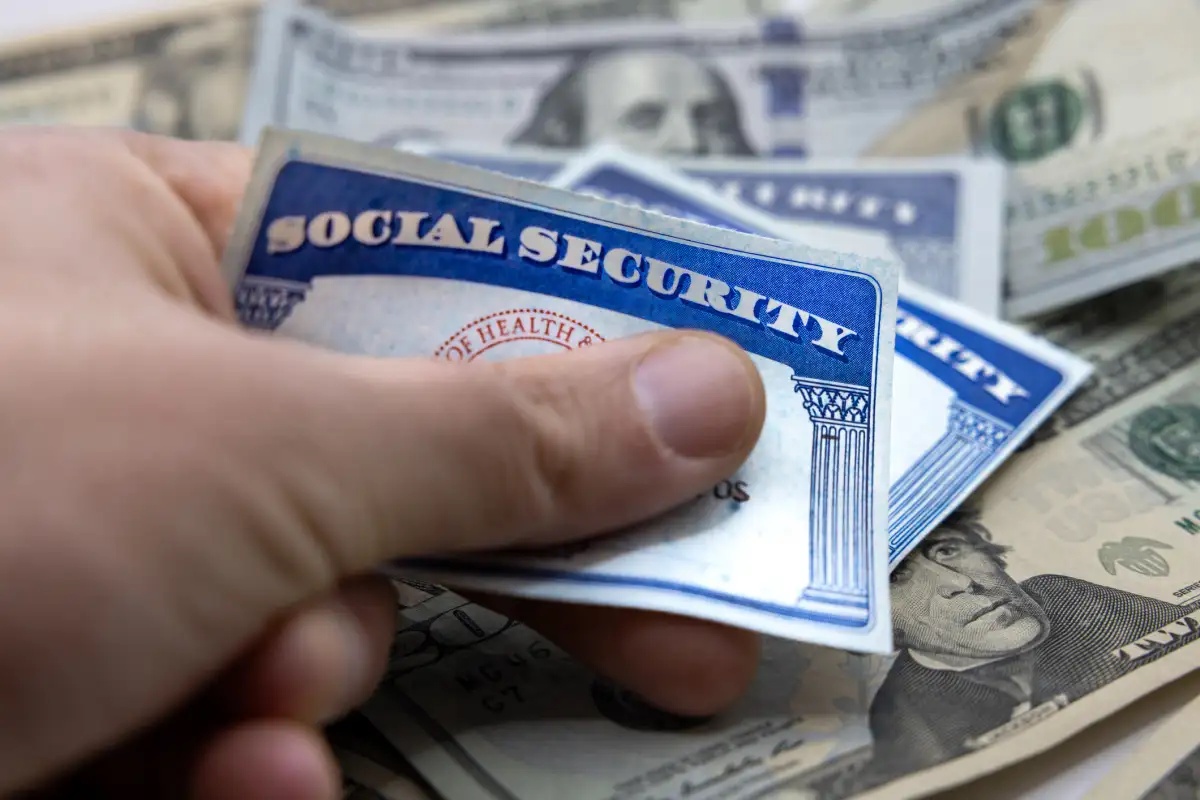 Retiree-Focused Social Security Scams to Watch in 2026 — and the Simple Rule That Helps You Avoid Them