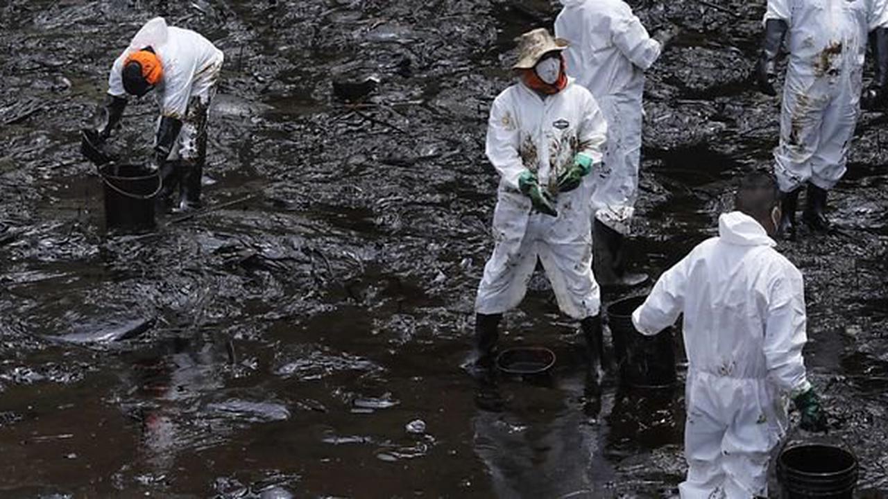 Peru ruft wegen Ölpest nach Tsunami den Umwelt-Notstand aus