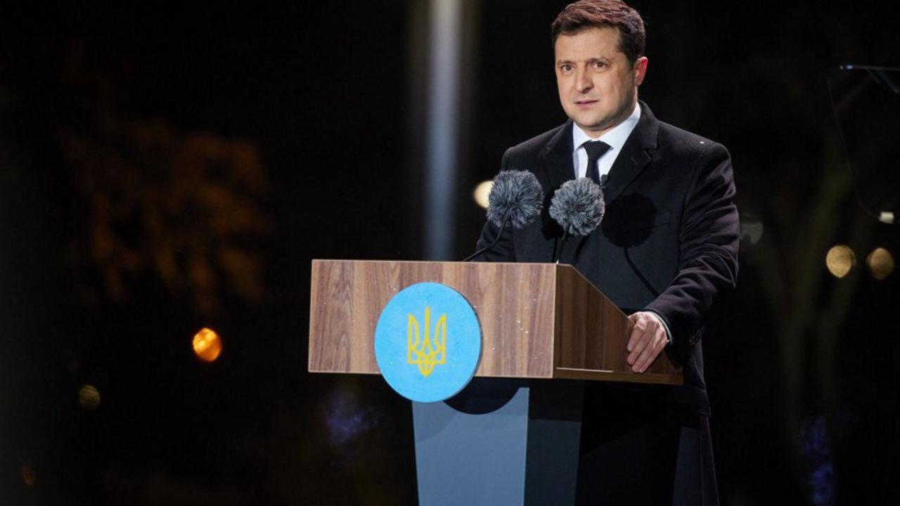 Зеленский попросил не нагнетать ситуацию вокруг Украины и России
