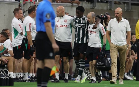 Man Utd news: Kobbie Mainoo injury update after he leaves Real Madrid game  on crutches | Football | Metro News