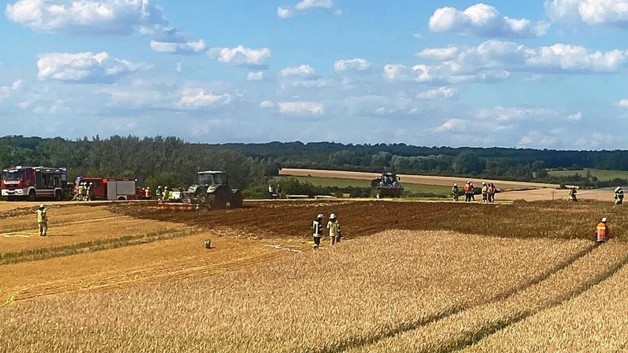 Kreis Helmstedt: In Rottorf am Klei brennt ein Getreidefeld