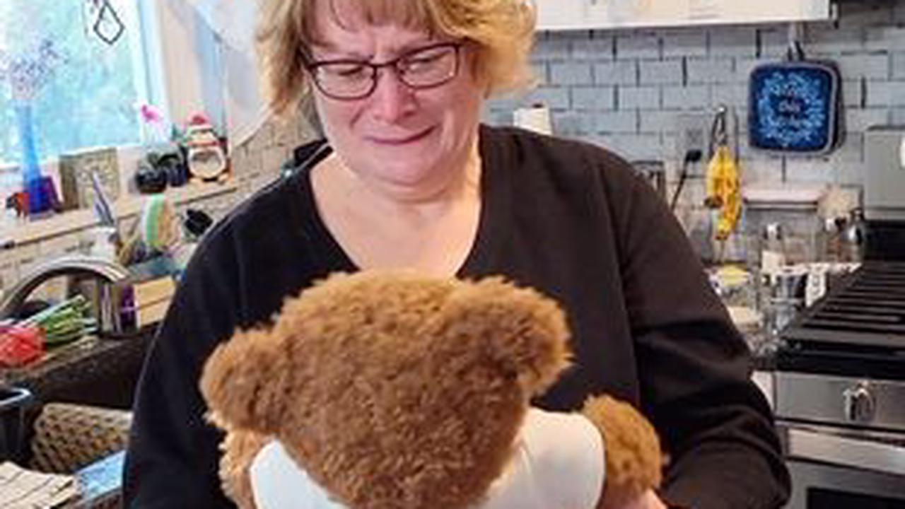 Grieving mum surprised with teddy bear which has late husband’s voice inside