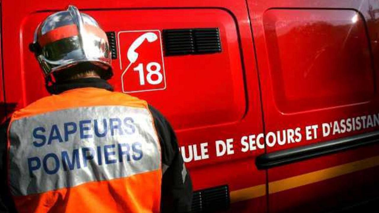 En Mayenne, une voiture fait une sortie de route puis plusieurs tonneaux : deux blessés