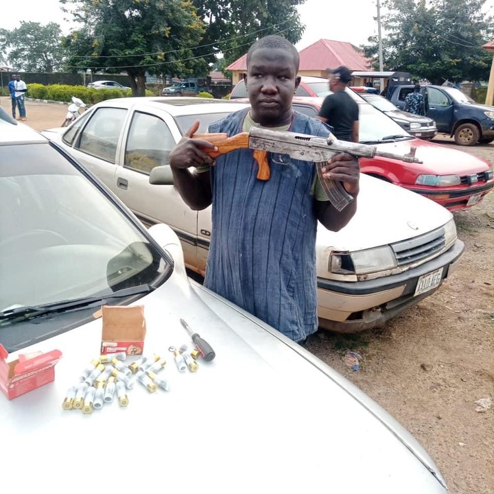 Police arrest notorious gunrunner in Kaduna, recover weapons (photos)