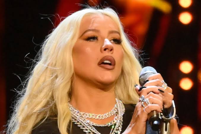 From physical and emotional abuse to a pop star - Christina Aguilera inspirational story