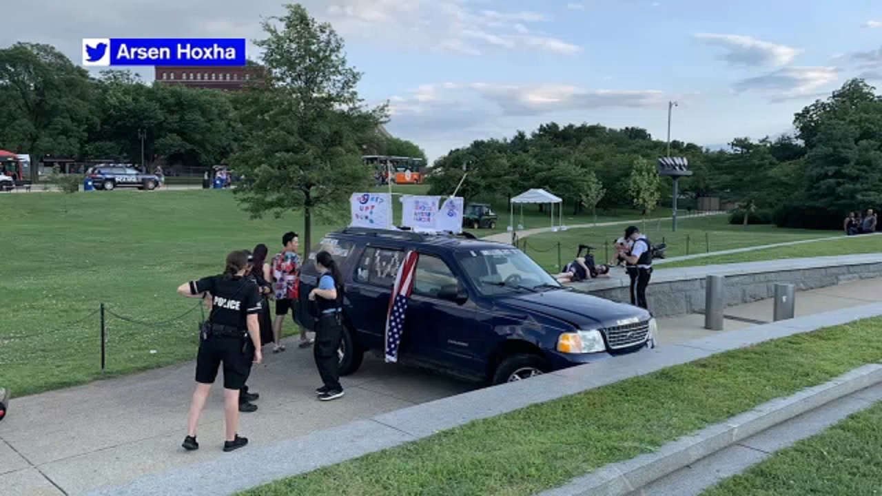 Police Man from NJ drove toward pedestrians, crashed into