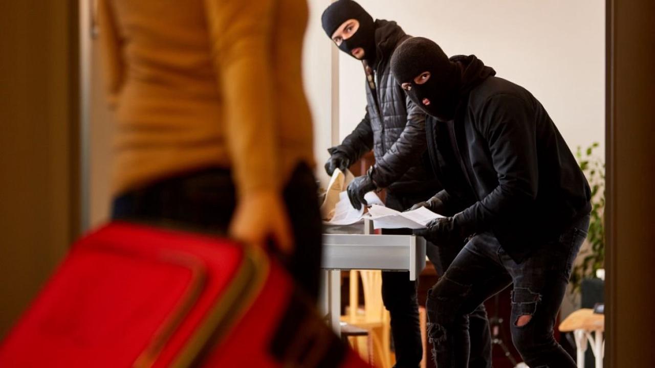 Blaulichtreport für Bergkamen, 17.01.2022: Bergkamen - Zeuge beobachtet flüchtende Täter nach Sprengung eines Zigarettenautomaten: Polizei bittet um Hinweise