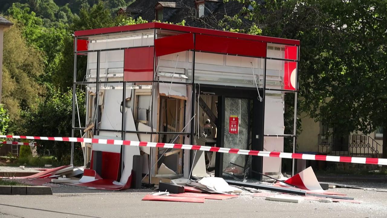 Drei Geldautomaten gesprengt