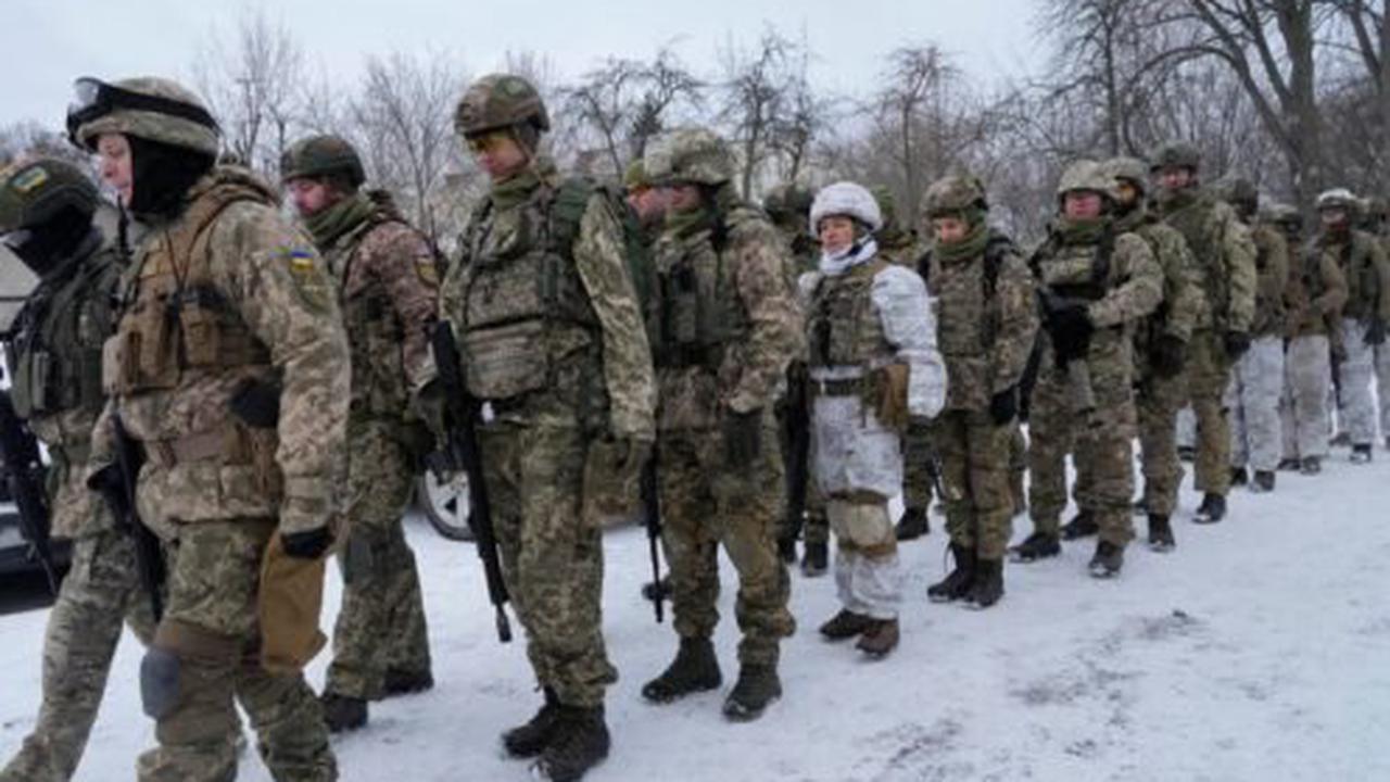 US draws down Ukraine embassy presence as war fears mount