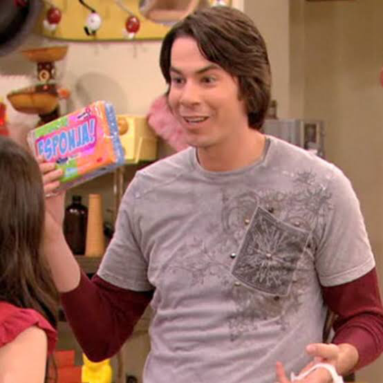 Jerry Trainor as Spencer Shay then