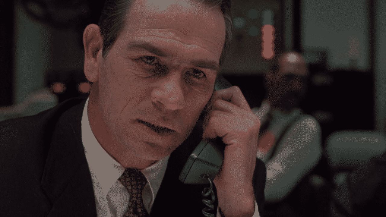 The Fugitive Tommy Lee Jones Blatant Mistake No One Will Win An Oscar Opera News
