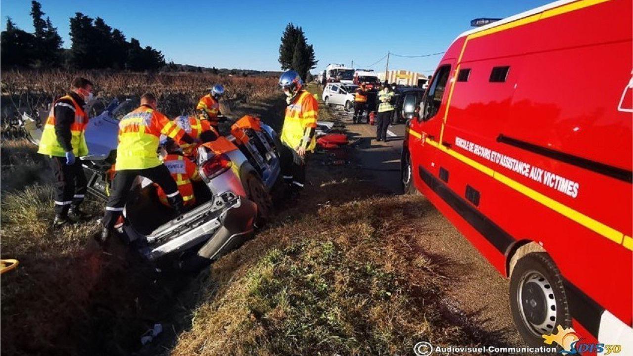 Impressionnant accident de la route dans le Gard, une personne héliportée aux urgences de Marseille