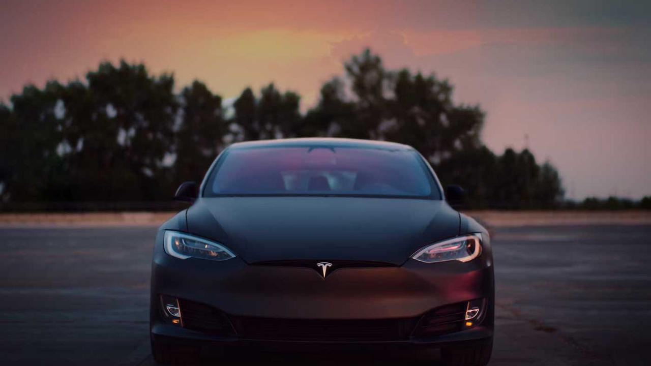 Tesla : c’est confirmé, l’Autopilot réduit énormément le risque d’accident