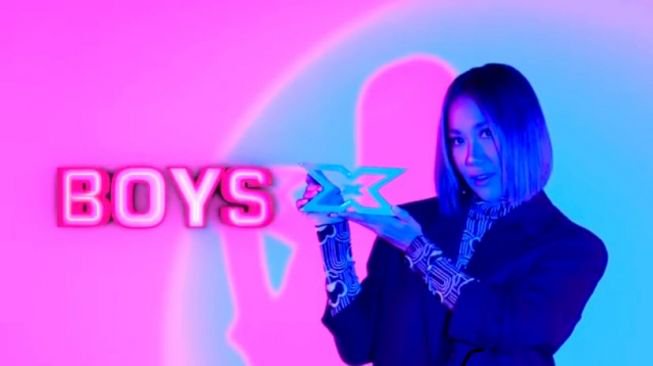 Bunga Citra Lestari sebagai juri X Factor Indonesia [siaran pers]