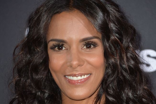 Photo Shy M Maman La Chanteuse Partage Un Moment De Tendresse Avec Son Bebe Opera News