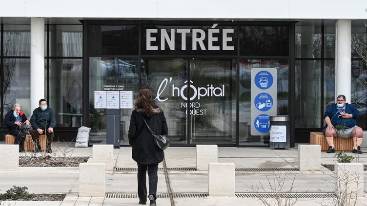 Le contrôle du pass sanitaire à l'hôpital va coûter 60 ...