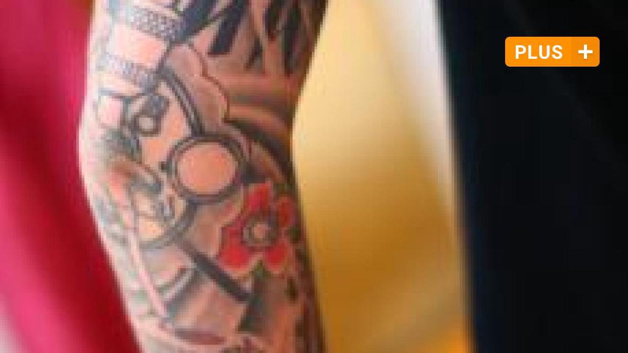 Tattoo-Verbot: bunte Farben sind seit Januar 2022 verboten.